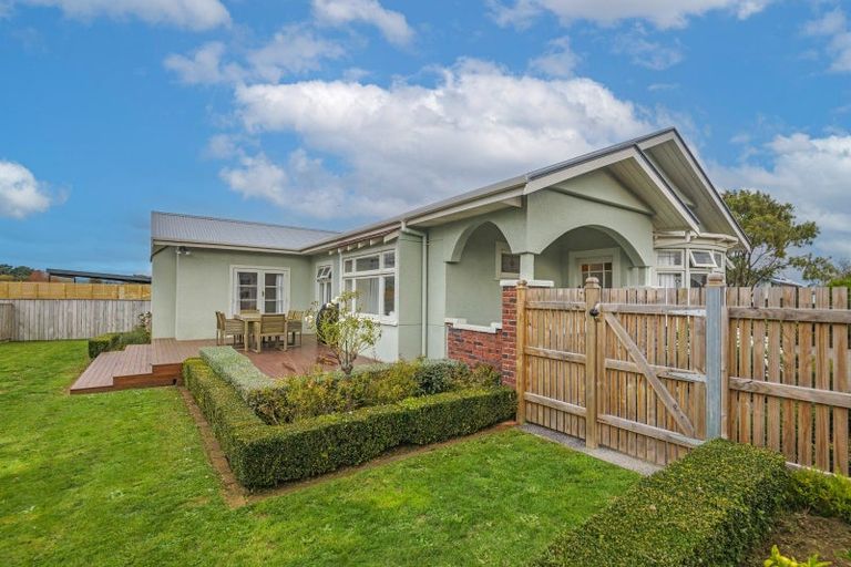 Photo of property in 73 Brightwater Terrace, Terrace End, Palmerston North, 4410