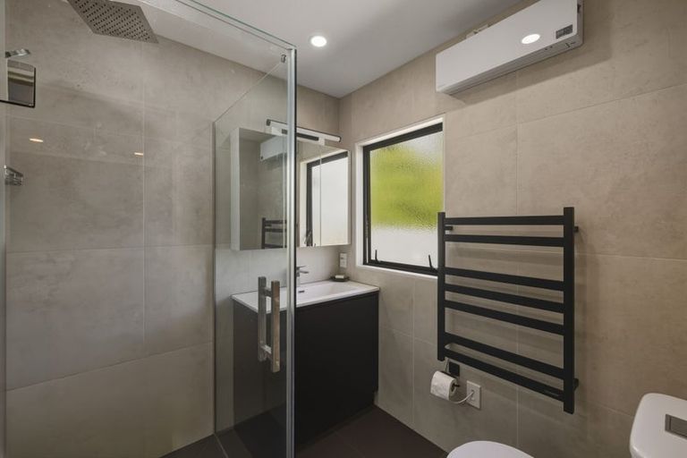 Photo of property in 13b Beach Road, Otumoetai, Tauranga, 3110