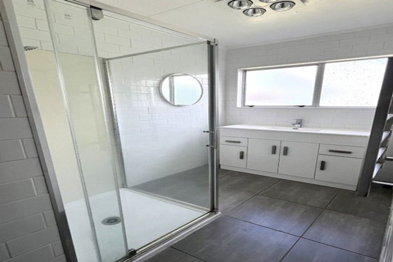 Photo of property in 20 Moore Crescent, Carterton, 5713