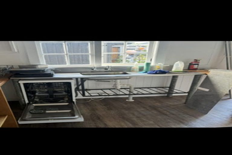 Photo of property in 216 Riccarton Road, Riccarton, Christchurch, 8041