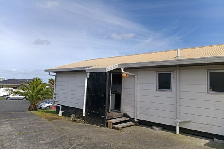 Photo of property in 22 Greenstone Place, Clover Park, Auckland, 2019