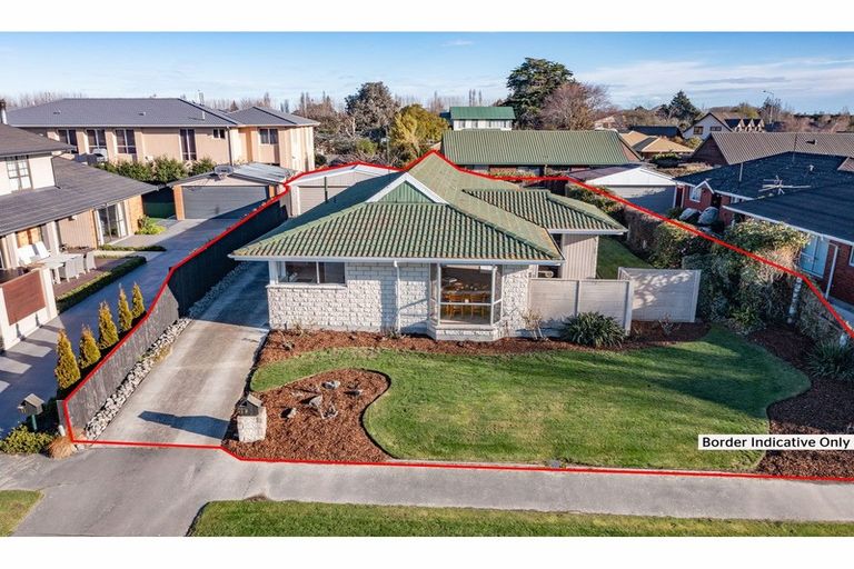 Photo of property in 19 Broadfell Avenue, Avonhead, Christchurch, 8042