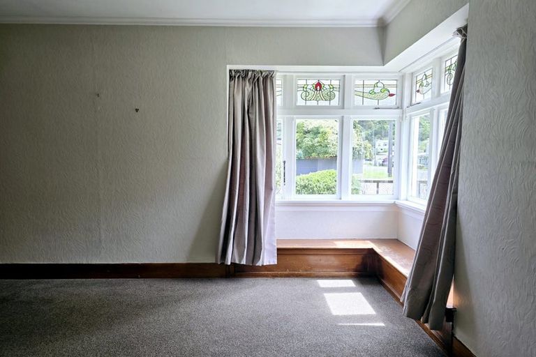 Photo of property in 16 Buller Street, Picton, 7220