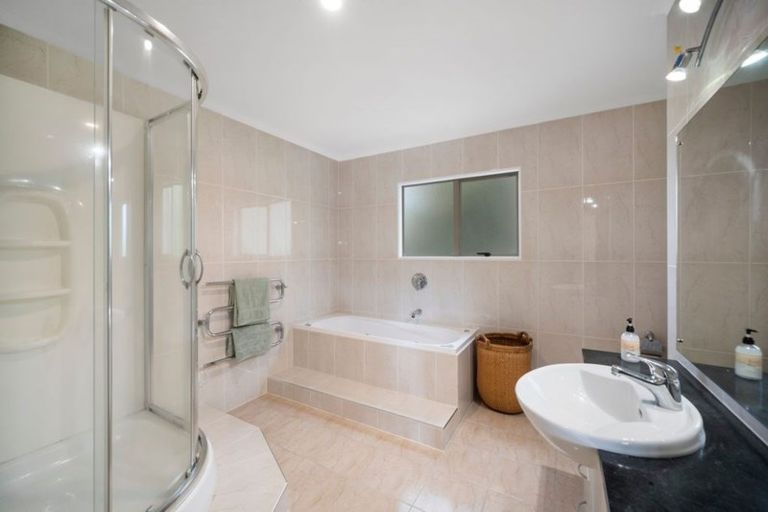 Photo of property in 54 Gold Street, Albany Heights, Auckland, 0632