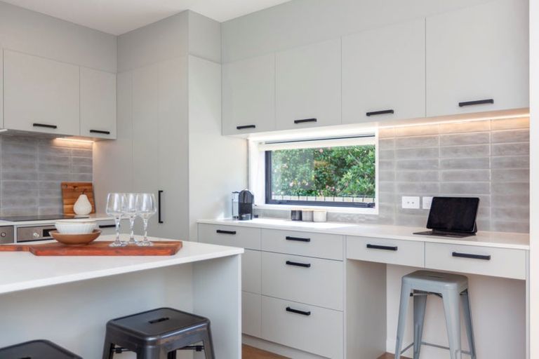 Photo of property in 77 Amohia Street, Paraparaumu, 5032