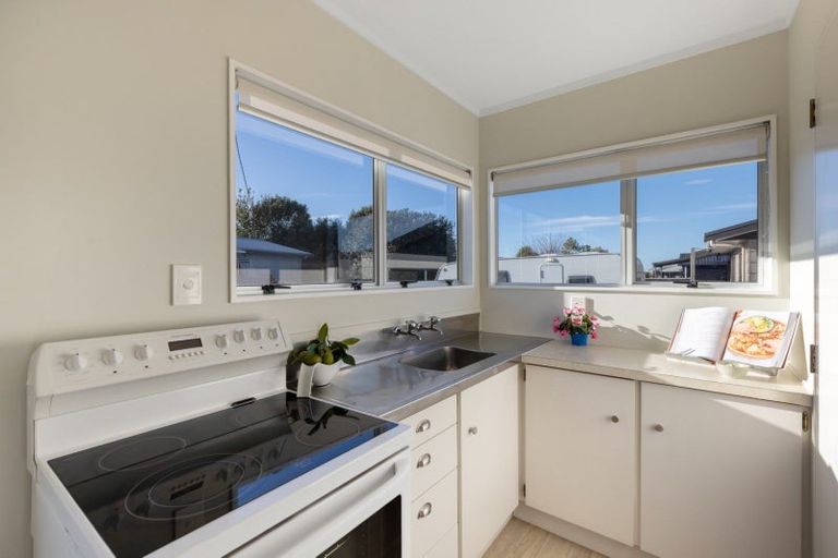 Photo of property in 2/198 Windermere Drive, Poike, Tauranga, 3112