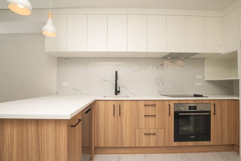 Photo of property in 8/23 Tudor Road, Henderson, Auckland, 0610