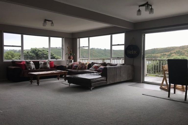 Photo of property in 6 Ayr Place, Papakowhai, Porirua, 5024