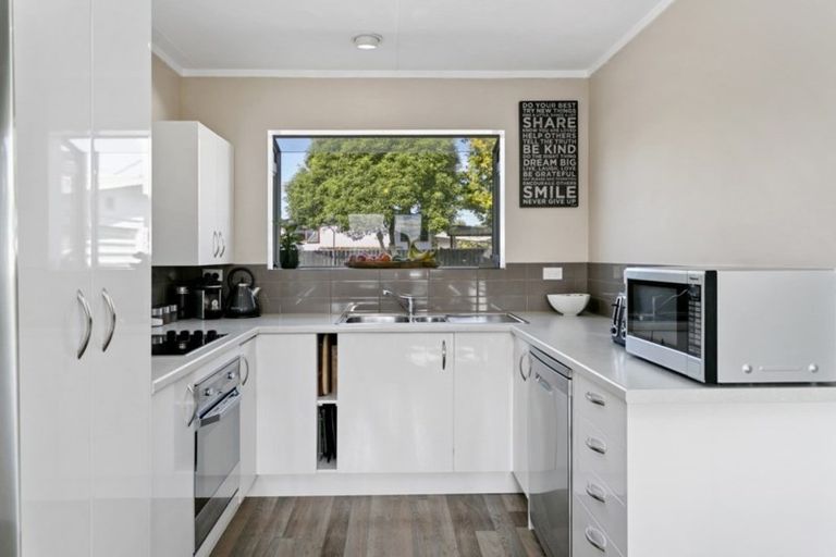 Photo of property in 4 Newberry Place, Richmond Heights, Taupo, 3330