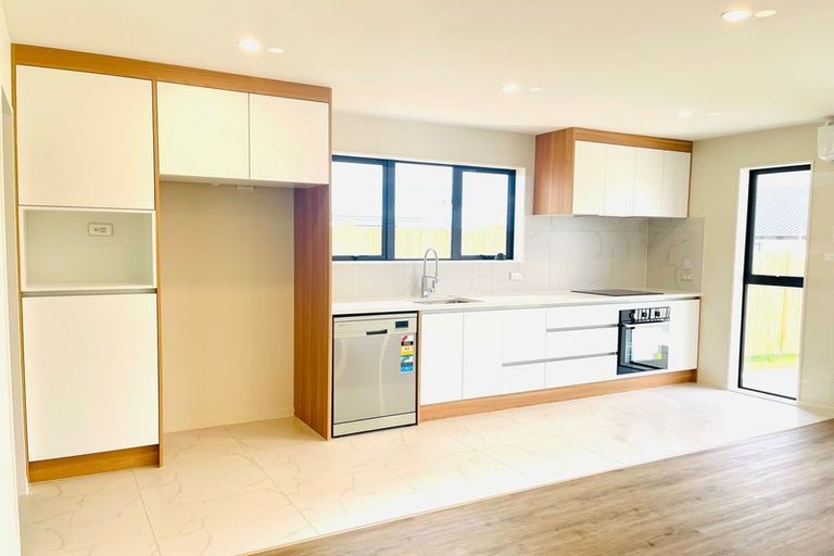 Photo of property in 22 Rorotu Avenue, Karaka, Papakura, 2113