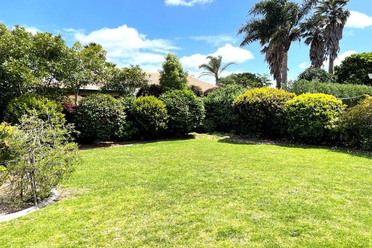 Photo of property in 14 Chippewa Place, Conifer Grove, Takanini, 2112