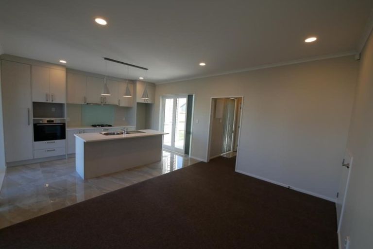 Photo of property in 12 Warbler Crescent, Papakura, 2110