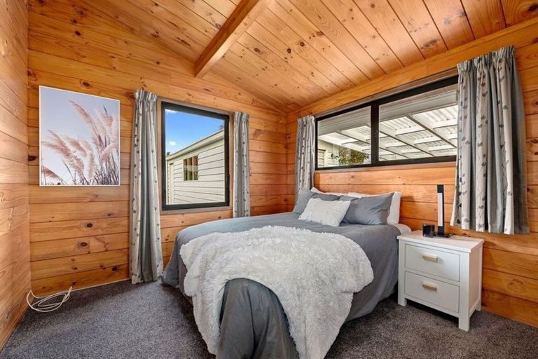 Photo of property in 10 Roband Crescent, Brown Owl, Upper Hutt, 5018