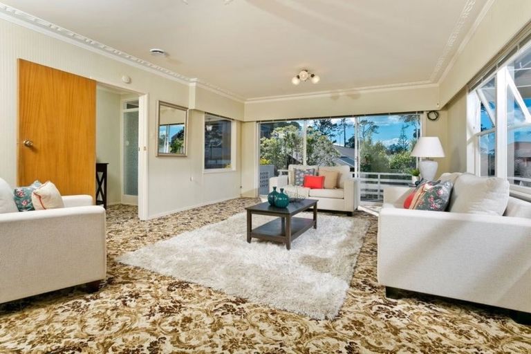 Photo of property in 22 Windermere Crescent, Blockhouse Bay, Auckland, 0600