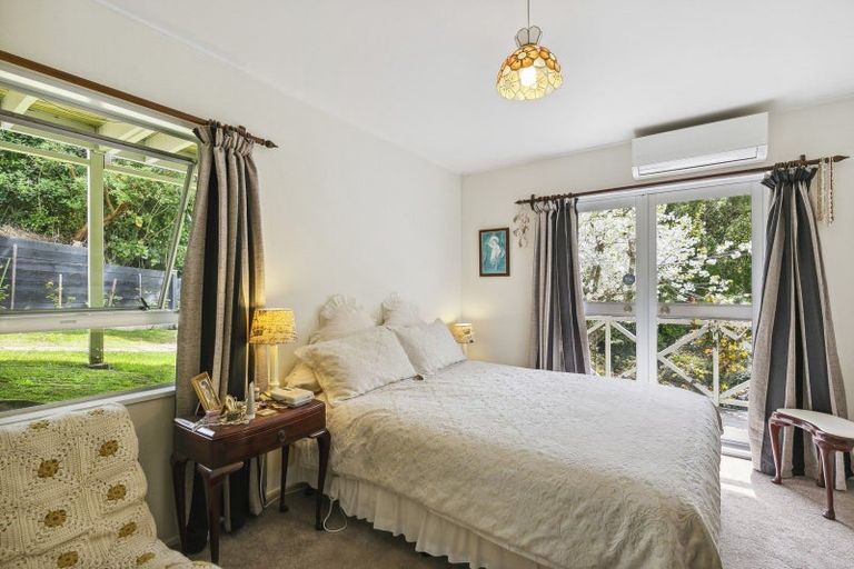 Photo of property in 11a Kamla Way, Khandallah, Wellington, 6035