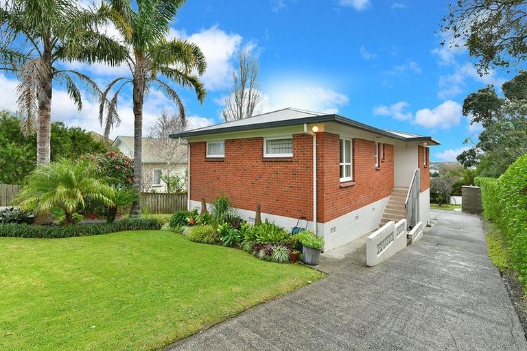 Photo of property in 12 Nelson Street, Helensville, 0800