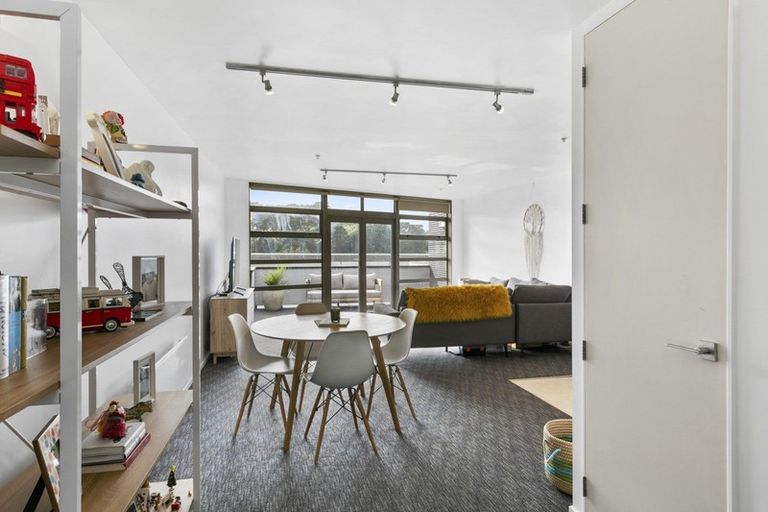 Photo of property in Vespa Apartments, 503/20 Hanson Street, Mount Cook, Wellington, 6021