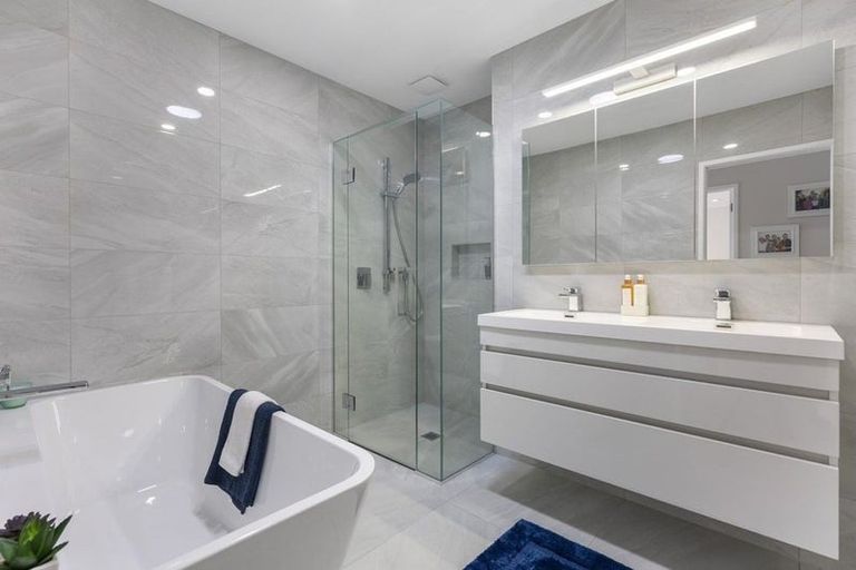 Photo of property in 2 Gillard Place, Eastern Beach, Auckland, 2012