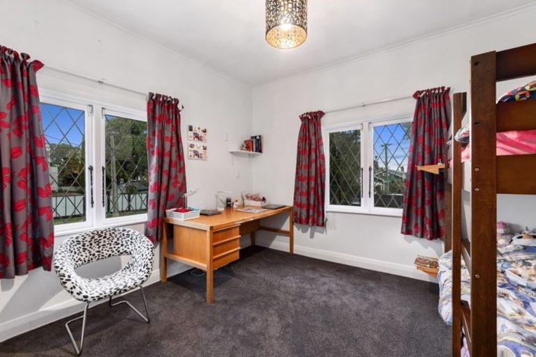 Photo of property in 1/38a Norwood Road, Bayswater, Auckland, 0622