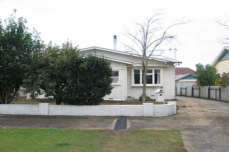 Photo of property in 25 Rangitane Street, Palmerston North, 4414