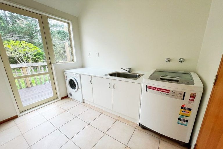 Photo of property in 27 Warman Road, Okura, Auckland, 0792