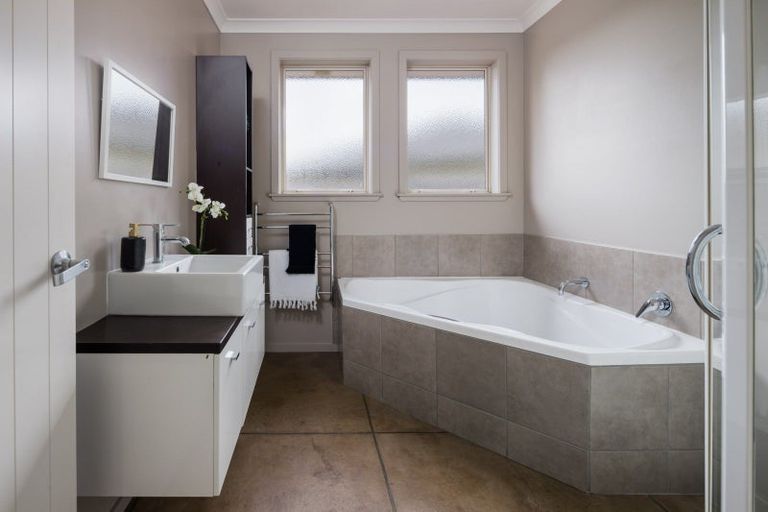 Photo of property in 46 Palliser Drive, Huntington, Hamilton, 3210