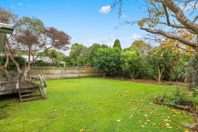 Photo of property in 22 Greenaway Road, Waikanae, 5036