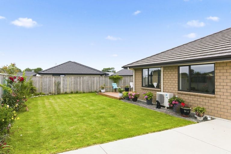 Photo of property in 4 Hawera Avenue, Levin, 5510