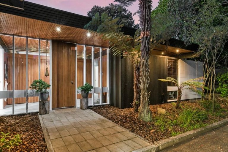 Photo of property in 28 Kahurangi Place, Snells Beach, 0920