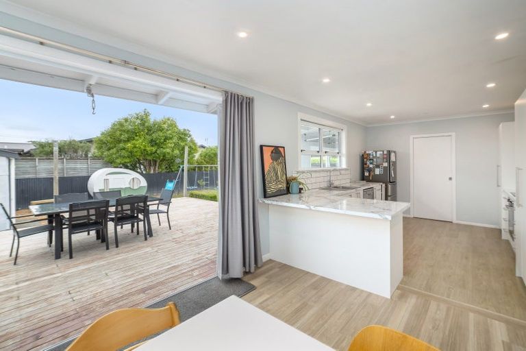 Photo of property in 14 Mahupuku Street, Greytown, 5712