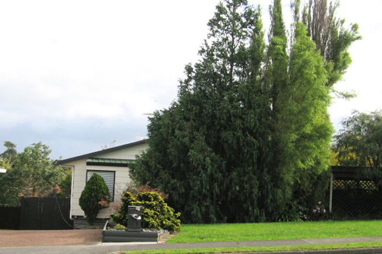 Photo of property in 137 Botany Road, Botany Downs, Auckland, 2010