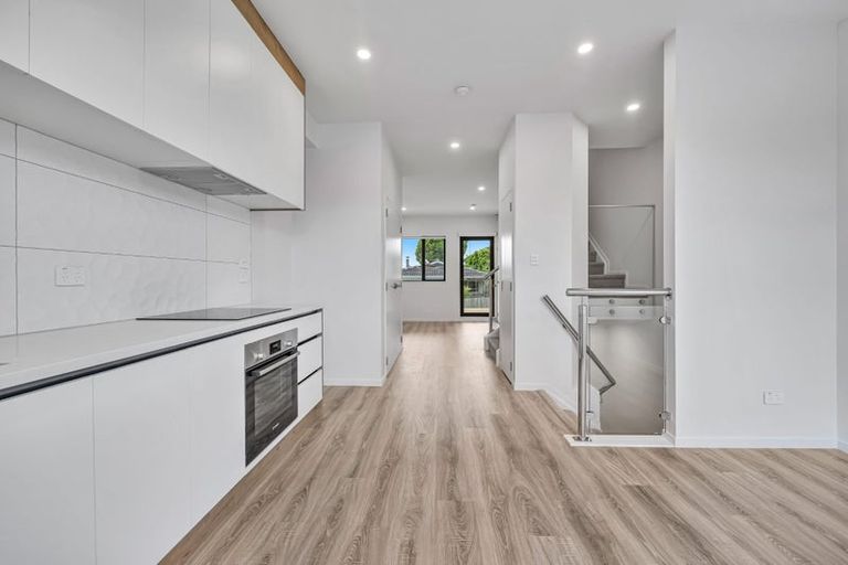 Photo of property in 9/345 Pakuranga Road, Pakuranga Heights, Auckland, 2010