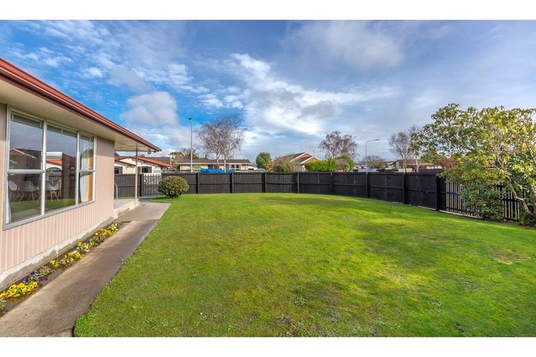 Photo of property in 48 Oldwood Street, Bishopdale, Christchurch, 8053