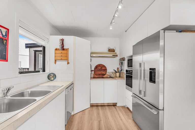 Photo of property in 1 Manaia Road, Tairua, 3508