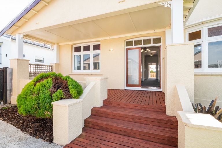 Photo of property in 32 Victoria Road, Saint Kilda, Dunedin, 9012