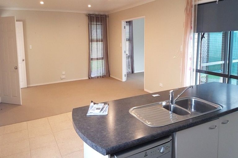 Photo of property in 71 Pyle Road West, One Tree Point, 0118