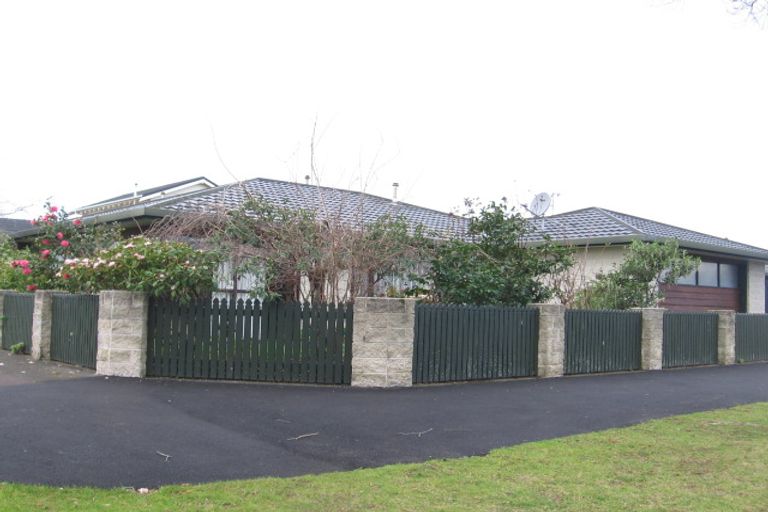 Photo of property in 11a Rangitane Street, Palmerston North, 4414