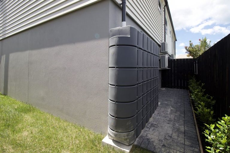 Photo of property in 5/94 Target Road, Totara Vale, Auckland, 0629