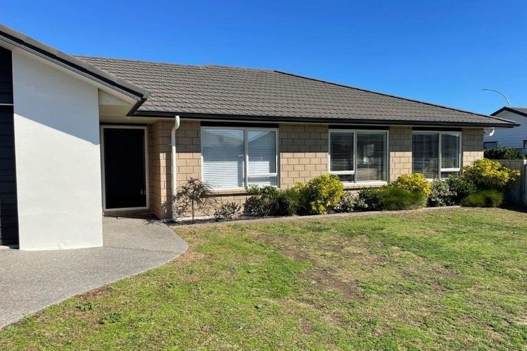 Photo of property in 25 Oka Street, Papamoa Beach, Papamoa, 3118