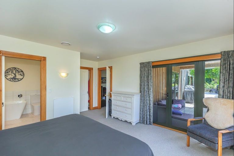 Photo of property in 120 Heatherlea Road West, Levin, 5575