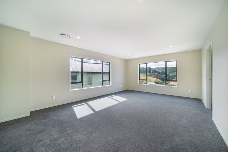 Photo of property in 5 Swinton Place, Churton Park, 6037