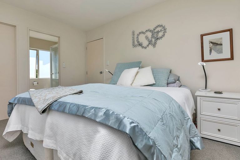 Photo of property in 3/57 Gladstone Road, Northcote, Auckland, 0627