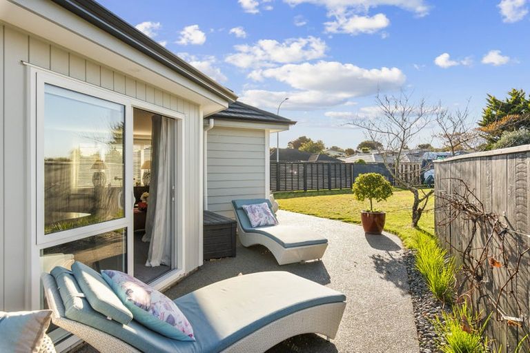 Photo of property in 155 Guildford Drive, Paraparaumu Beach, Paraparaumu, 5032