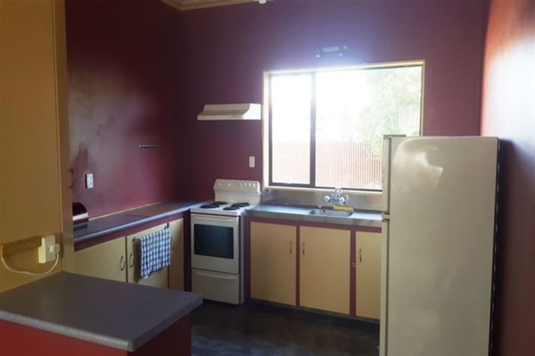 Photo of property in 90 Rhodes Street, Waimate, 7924