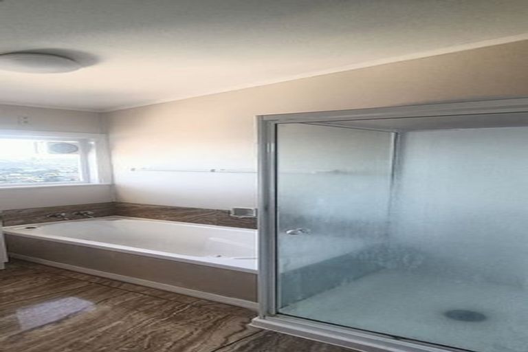 Photo of property in 120 Nicholson Road, Khandallah, Wellington, 6035