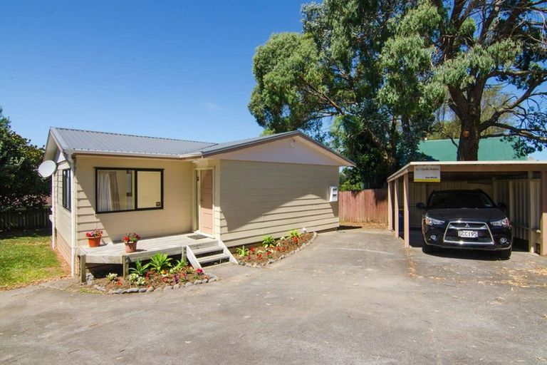 Photo of property in 10a Elizabeth Drive, West Harbour, Auckland, 0618