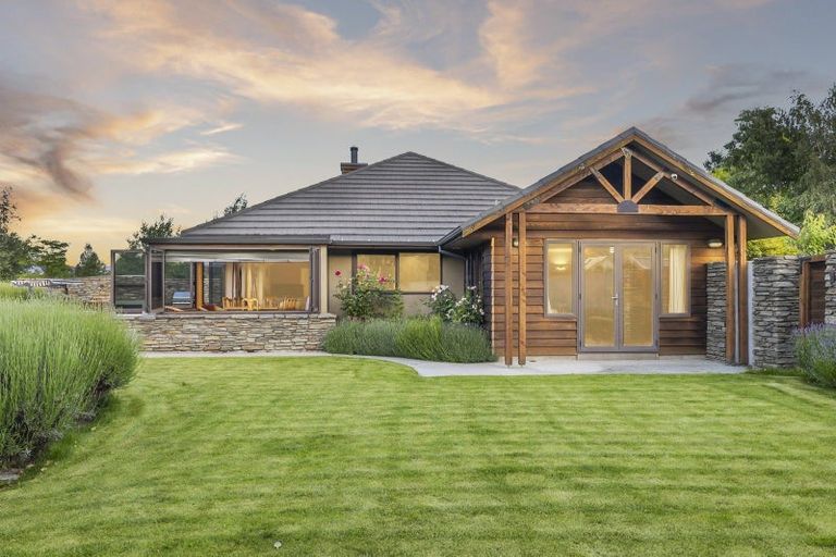 Photo of property in 6/71 Cardrona Valley Road, Wanaka, 9382