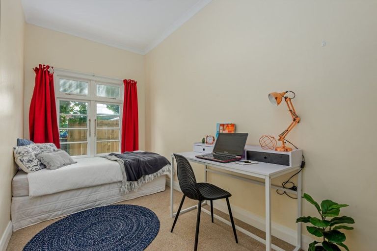 Photo of property in 64 Limbrick Street, Terrace End, Palmerston North, 4410