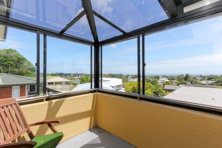 Photo of property in 20 Kellyville Heights, Merrilands, New Plymouth, 4312