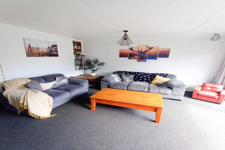 Photo of property in 61 Half Mile Road, Tuatapere, 9620